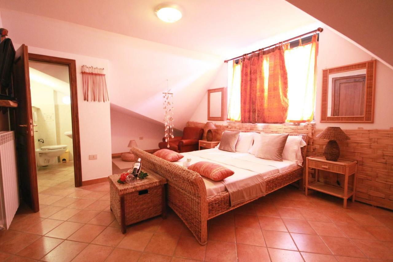 Villa Basilio Accommodation Ricadi Bagian luar foto